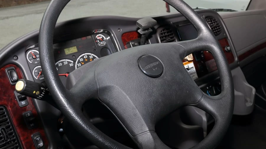 2015 Freightliner - Image 10 of 16