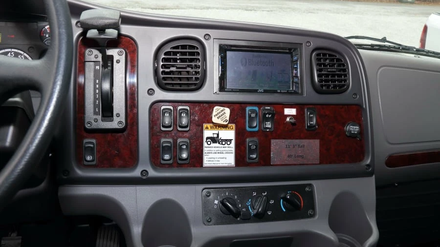 2015 Freightliner - Image 11 of 16
