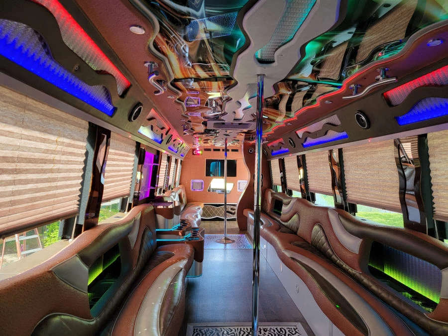 2015 Freightliner - Image 13 of 16