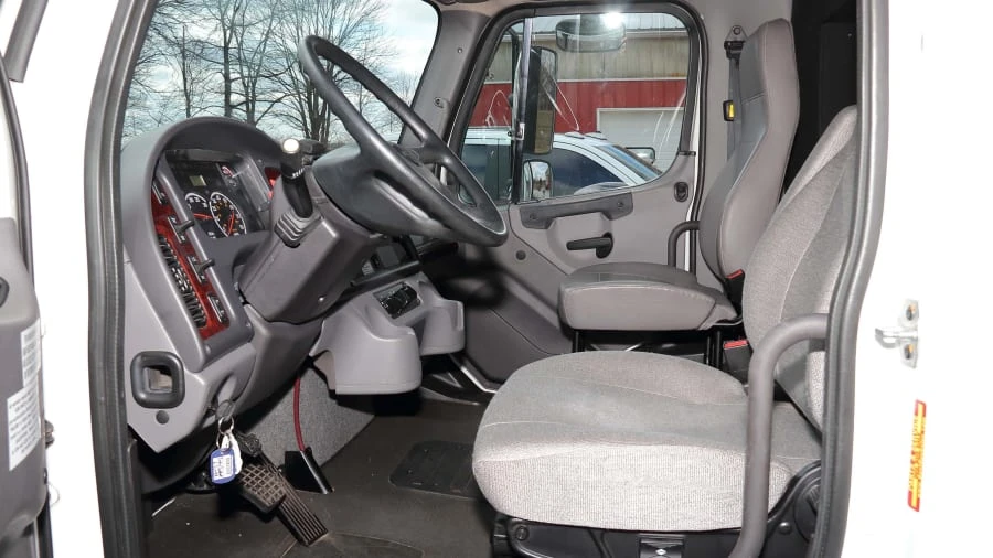 2015 Freightliner - Image 6 of 12