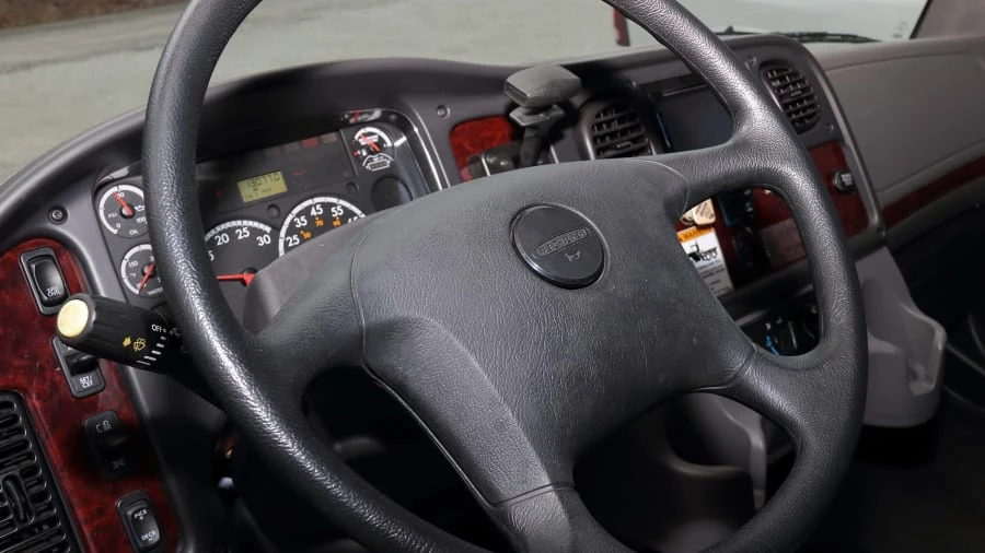 2015 Freightliner - Image 8 of 12