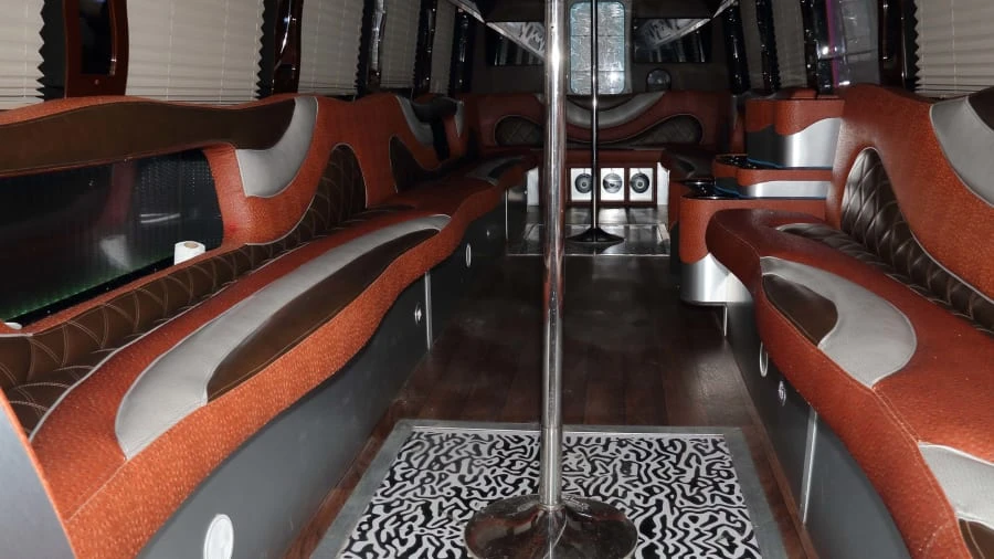 2015 Freightliner - Image 2 of 12