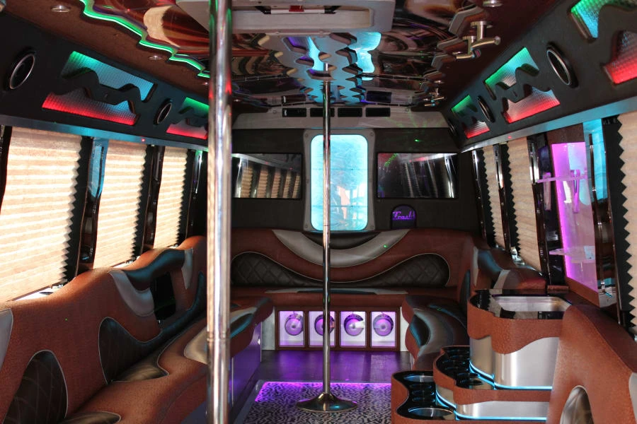 2015 Freightliner - Image 4 of 12