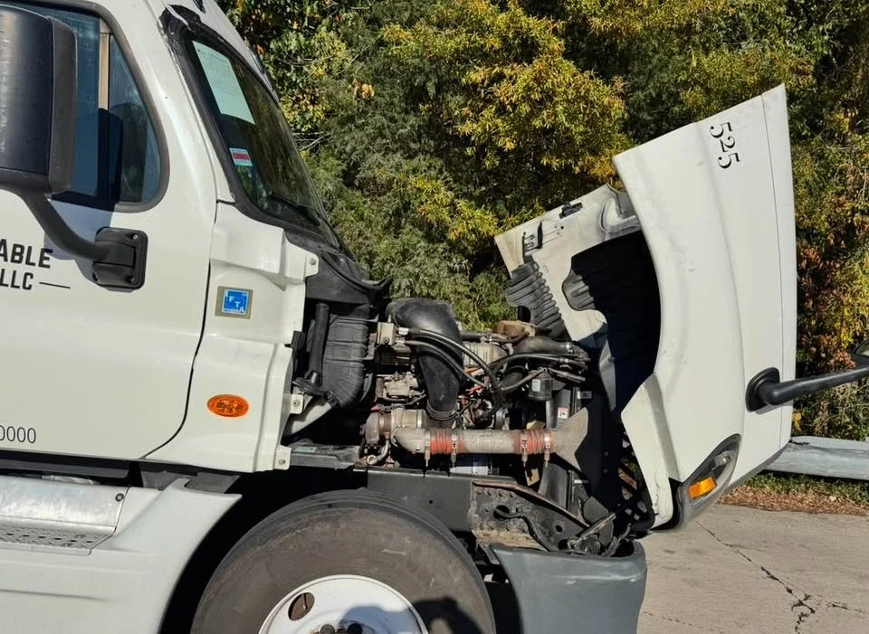 2015 Freightliner - Image 5 of 5