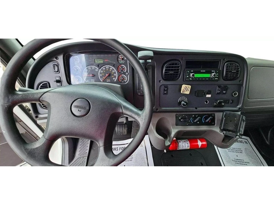 2015 Freightliner - Image 9 of 11