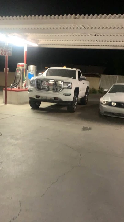 2015 GMC Sierra 4th Gen - Image 2 of 6