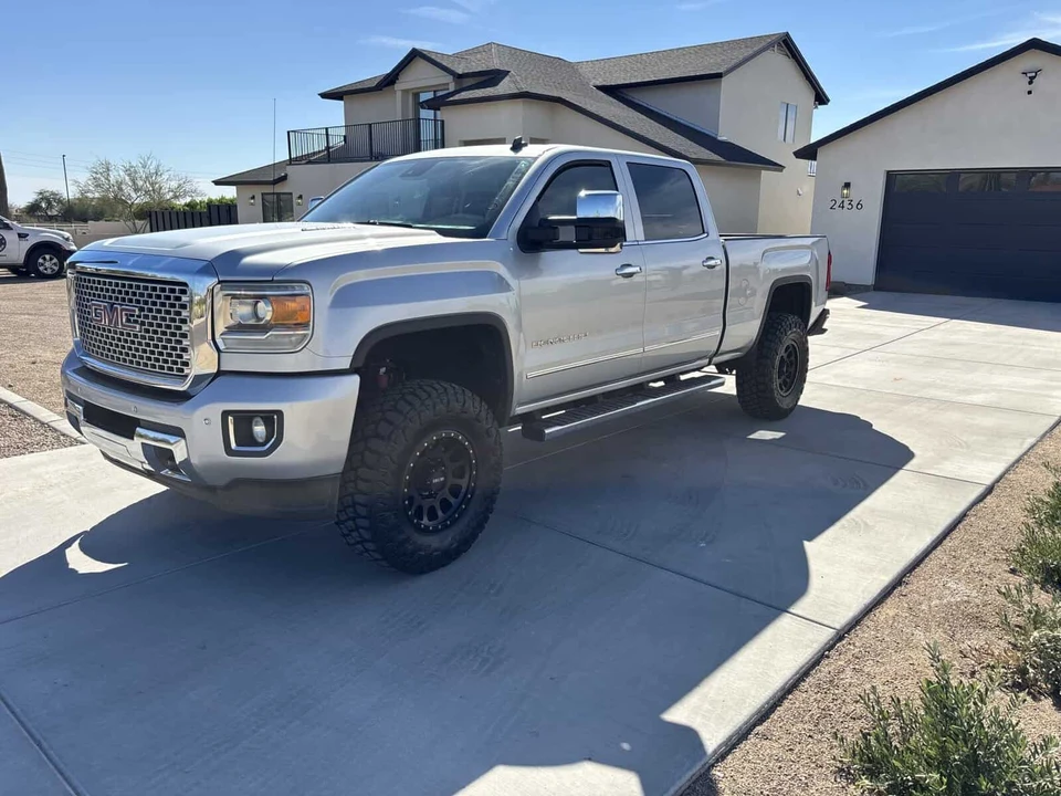 2015 GMC Sierra Heavy Duty 4th Gen - Image 2 of 10