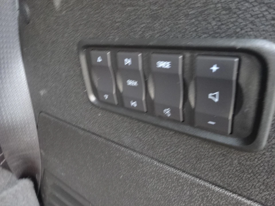 2015 GMC Acadia - Image 14 of 20