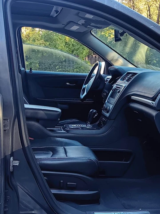 2015 GMC Acadia - Image 9 of 12