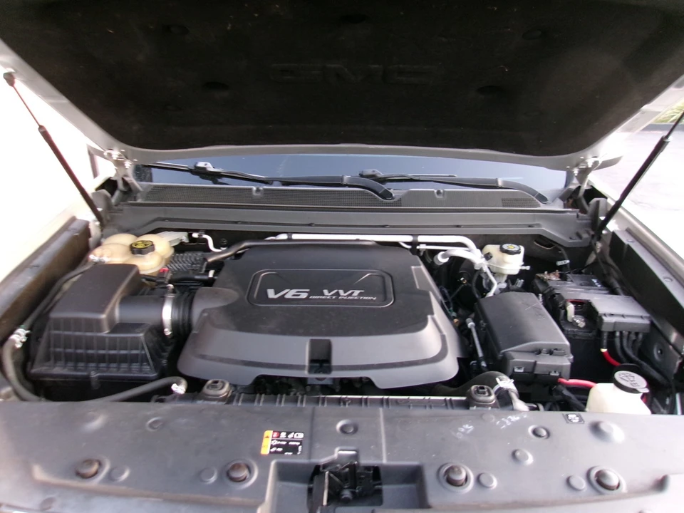 2015 GMC Canyon 2nd Gen - Image 10 of 21