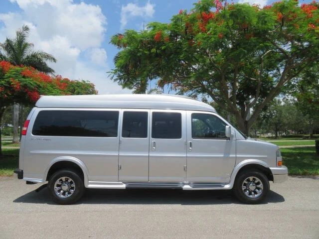2015 GMC Savana - Image 6 of 12