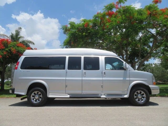 2015 GMC Savana - Image 9 of 12
