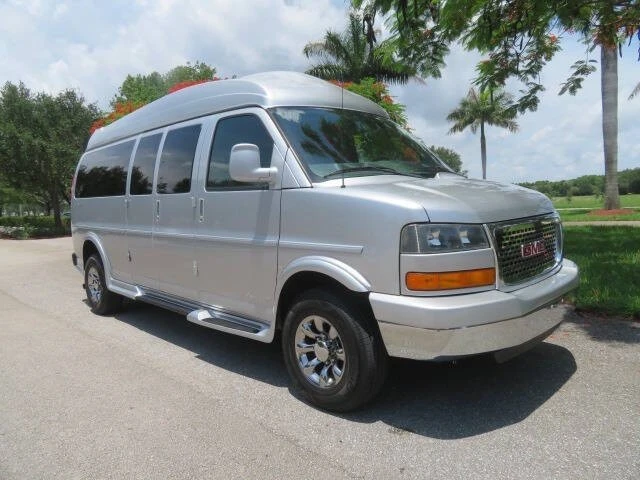 2015 GMC Savana - Image 11 of 12