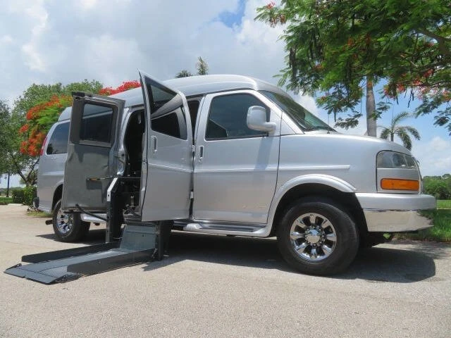 2015 GMC Savana - Image 3 of 12