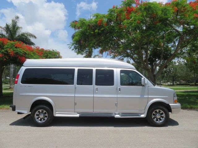2015 GMC Savana - Image 7 of 12