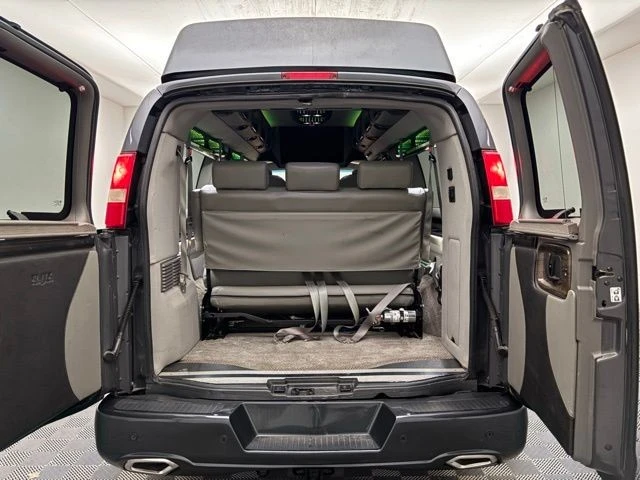 2015 GMC Savana - Image 11 of 21