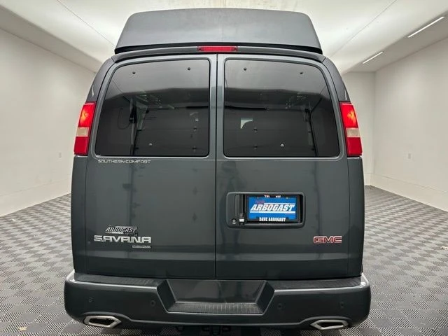 2015 GMC Savana - Image 10 of 21