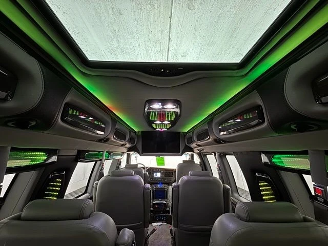 2015 GMC Savana - Image 3 of 21
