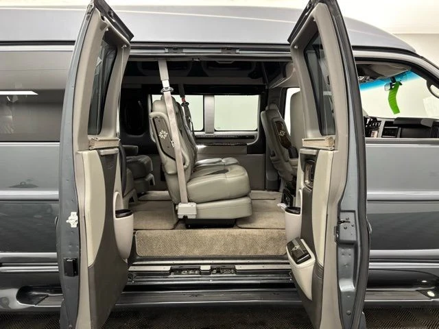 2015 GMC Savana - Image 7 of 21