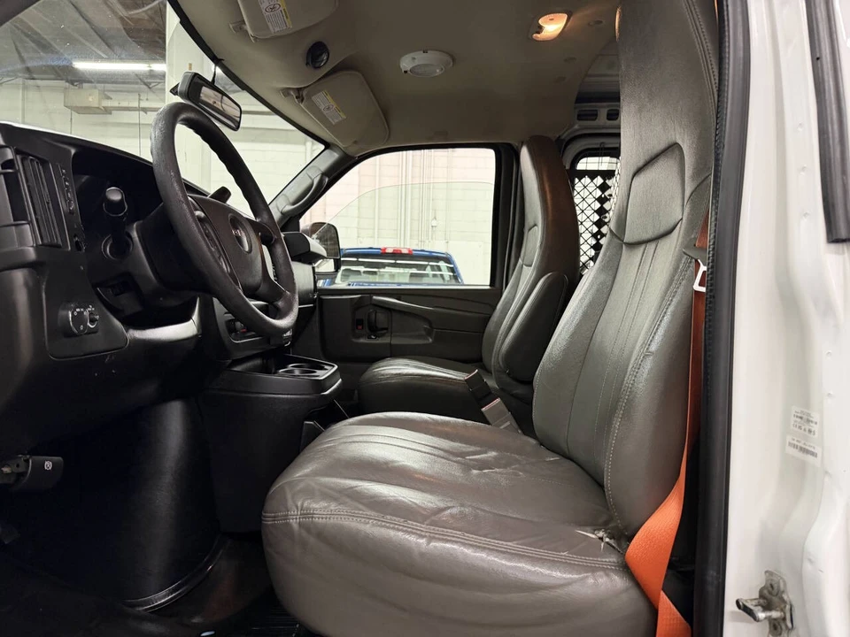 2015 GMC Savana - Image 10 of 12
