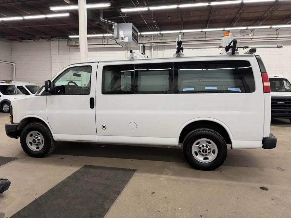 2015 GMC Savana - Image 12 of 12