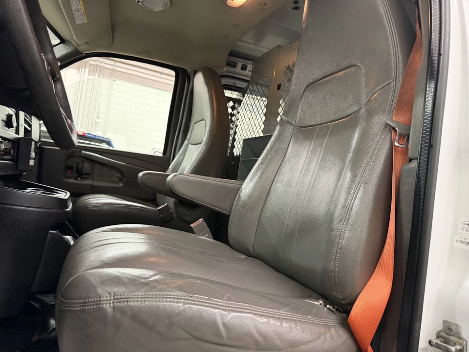 2015 GMC Savana - Image 5 of 12