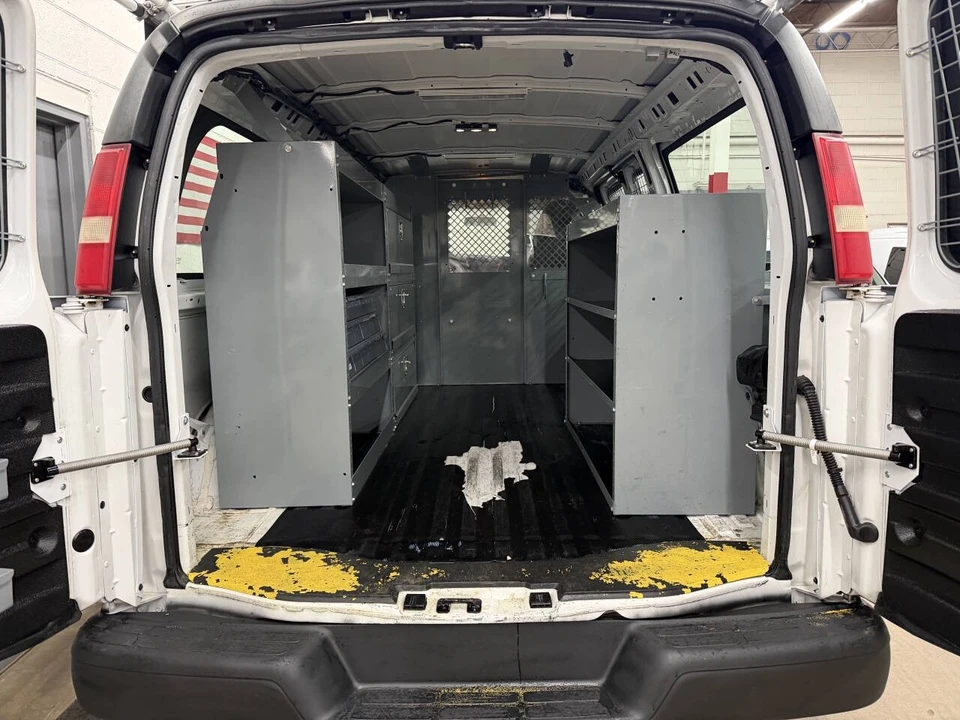 2015 GMC Savana - Image 7 of 12