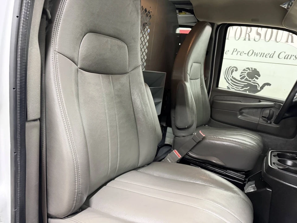 2015 GMC Savana - Image 6 of 12