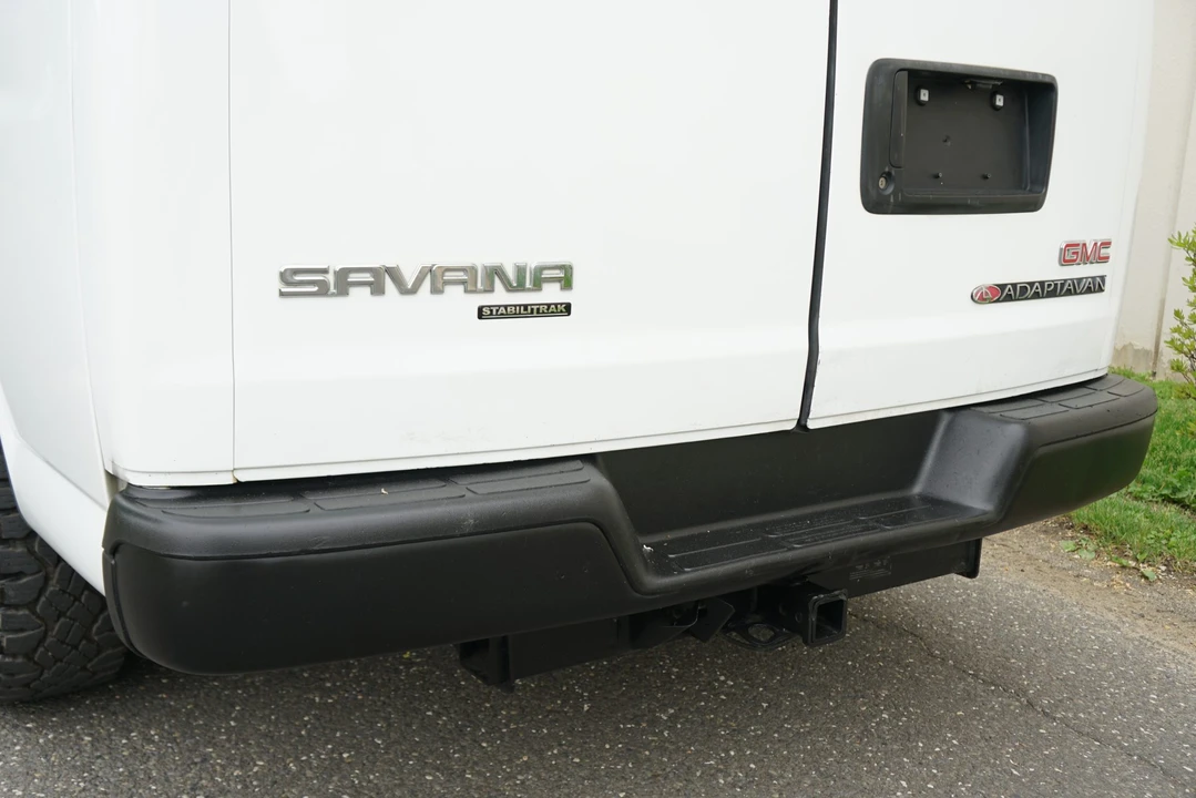 2015 GMC Savana - Image 12 of 31