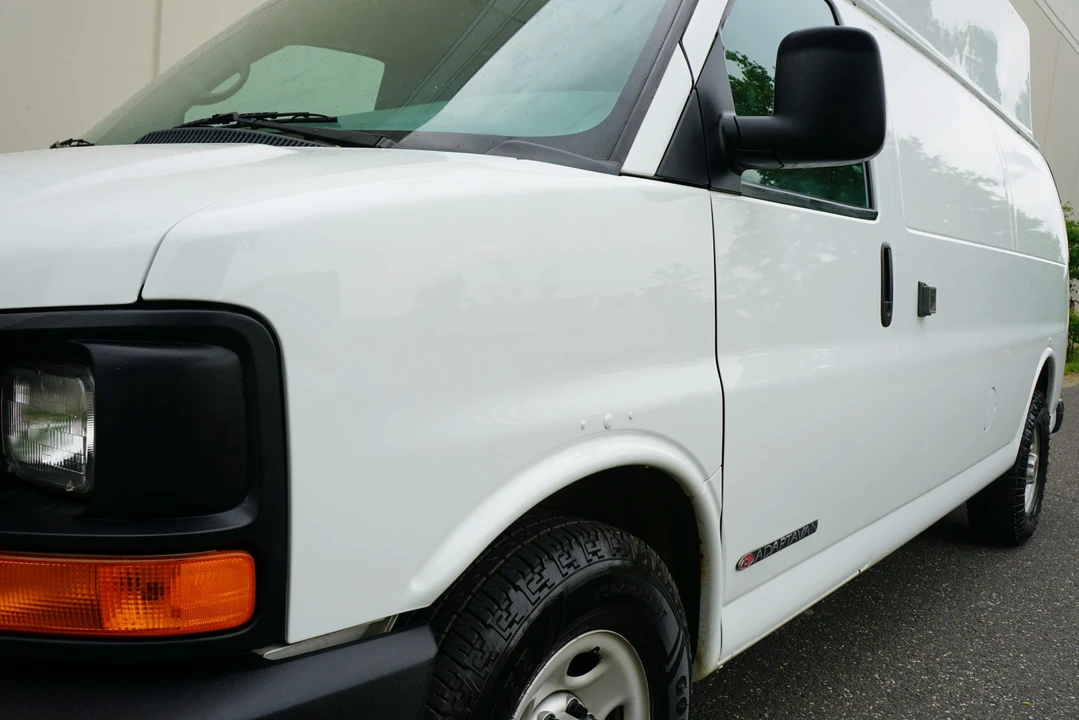 2015 GMC Savana - Image 10 of 31