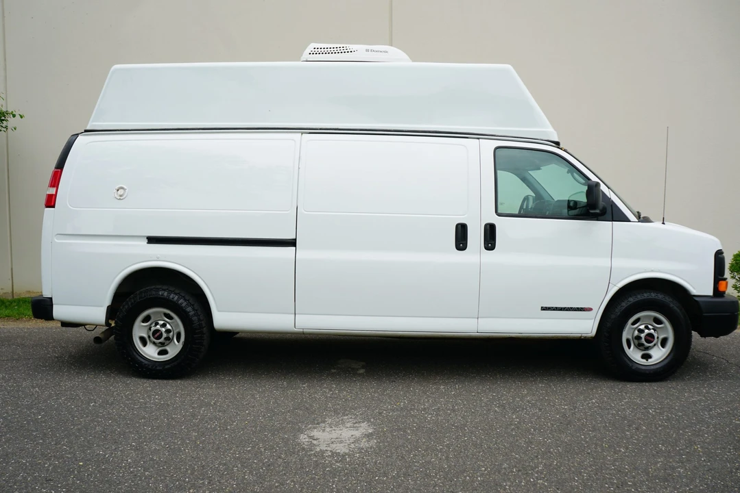 2015 GMC Savana - Image 7 of 31
