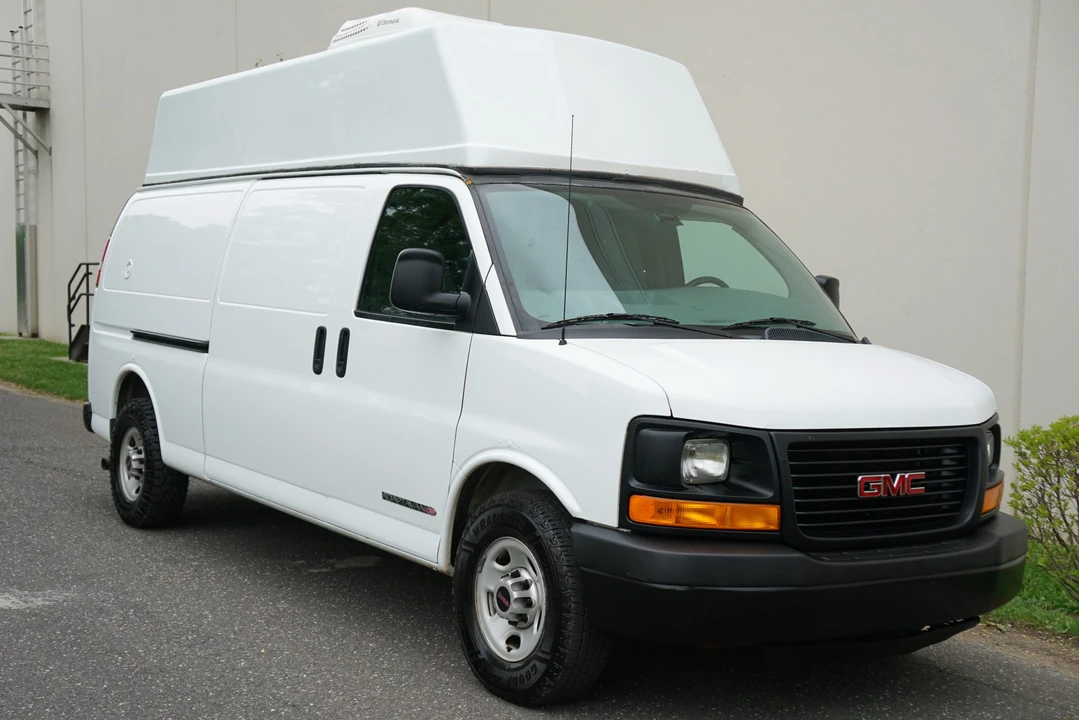 2015 GMC Savana - Image 8 of 31
