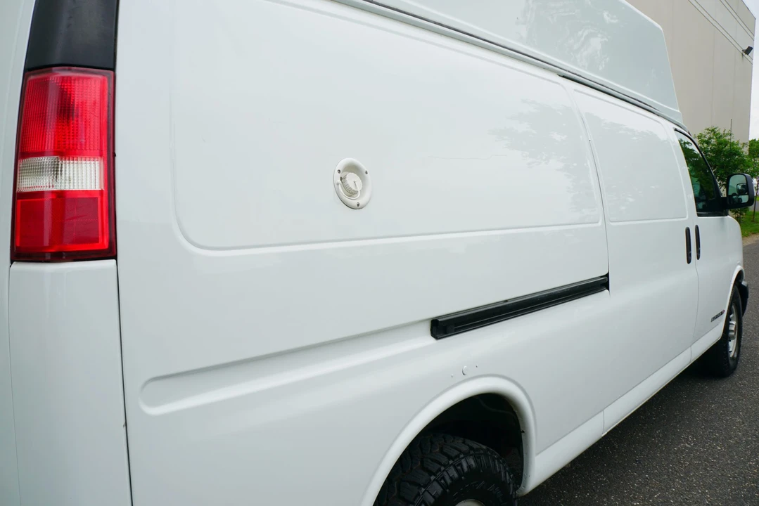 2015 GMC Savana - Image 13 of 31