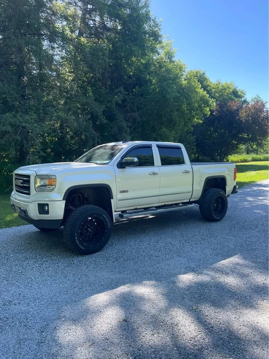 2015 GMC Sierra 4th Gen - Image 2 of 9