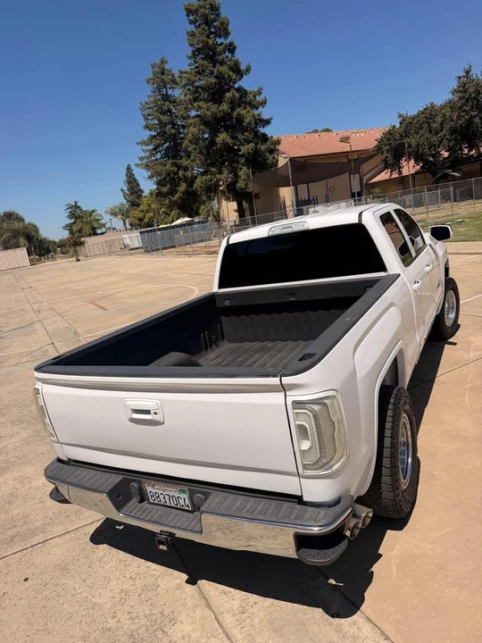 2015 GMC Sierra 4th Gen - Image 4 of 9
