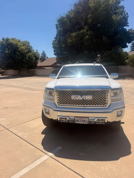 2015 GMC Sierra 4th Gen - Image 2 of 9