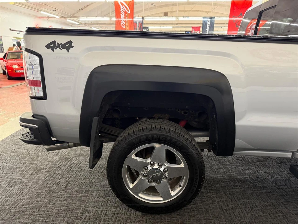 2015 GMC Sierra 4th Gen - Image 17 of 31