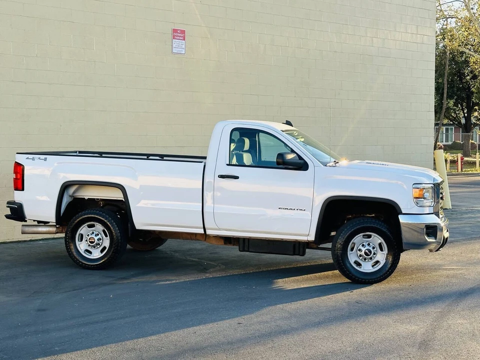 2015 GMC Sierra Heavy Duty 4th Gen - Image 4 of 21
