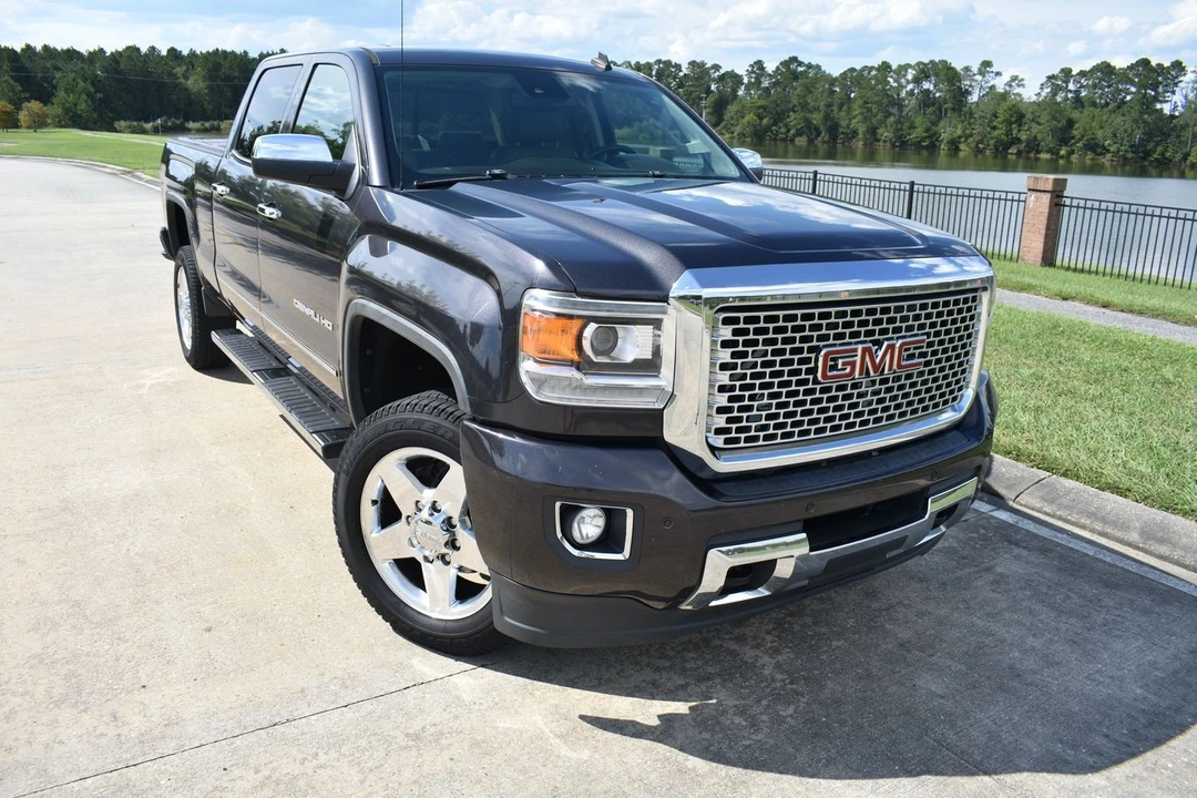 2015 GMC Sierra Heavy Duty 4th Gen - Image 2 of 21