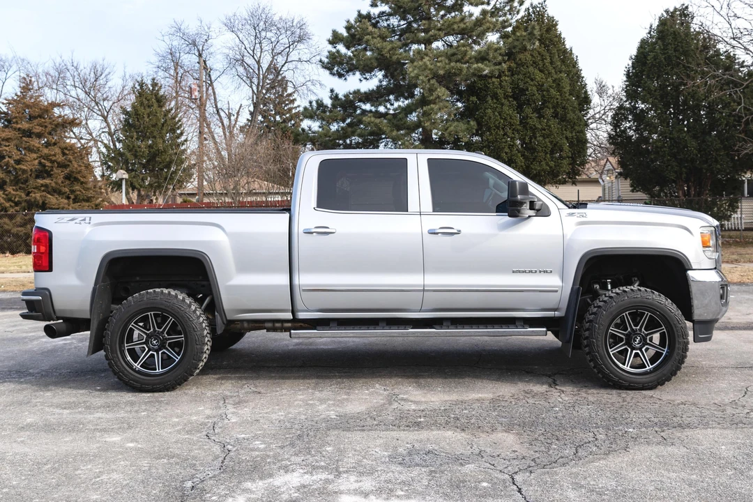 2015 GMC Sierra Heavy Duty 4th Gen - Image 3 of 31