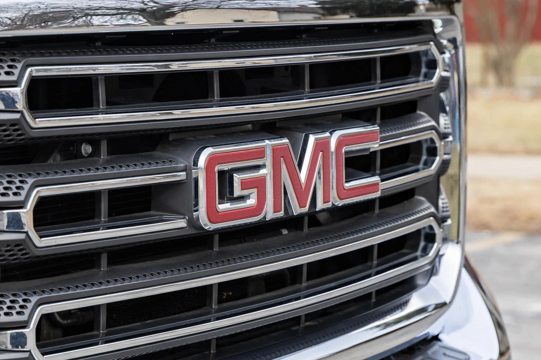 2015 GMC Sierra Heavy Duty 4th Gen - Image 14 of 31
