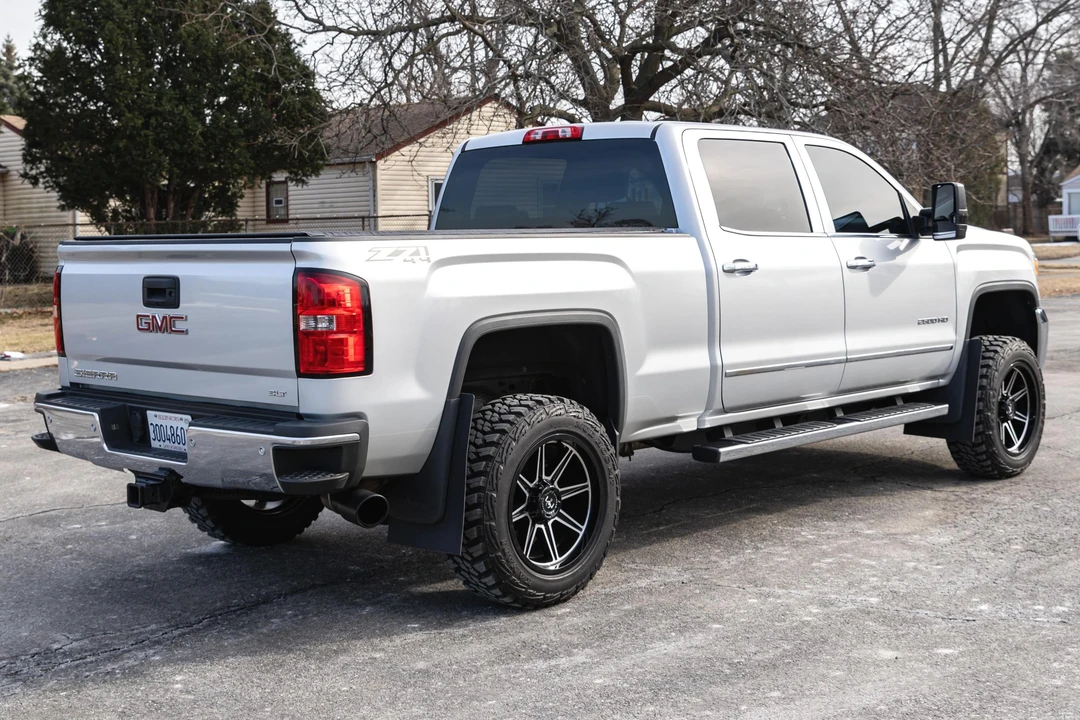 2015 GMC Sierra Heavy Duty 4th Gen - Image 4 of 31