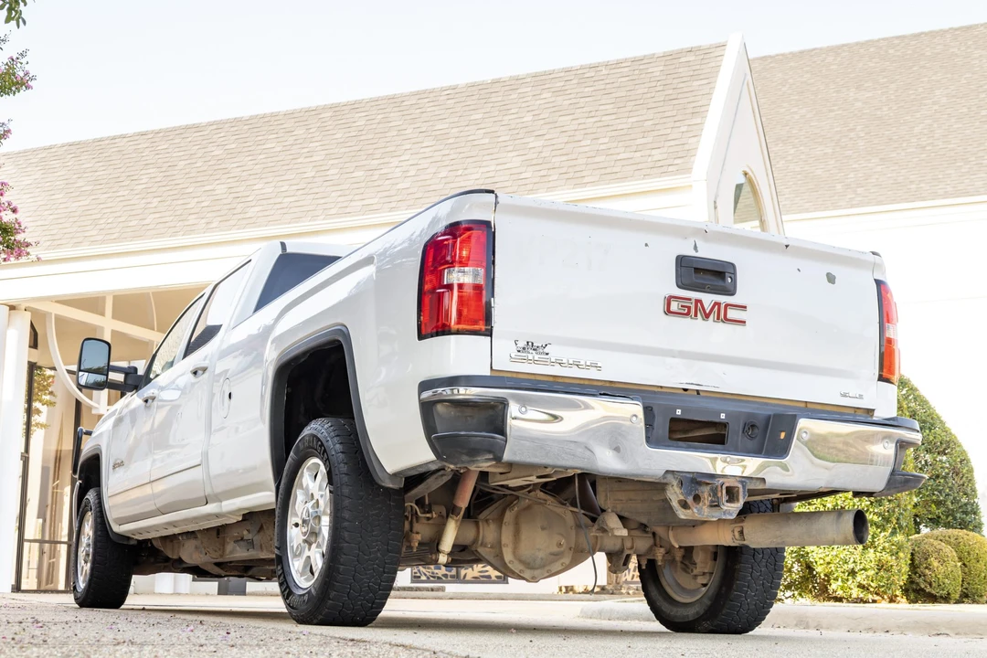 2015 GMC Sierra Heavy Duty 4th Gen - Image 5 of 31