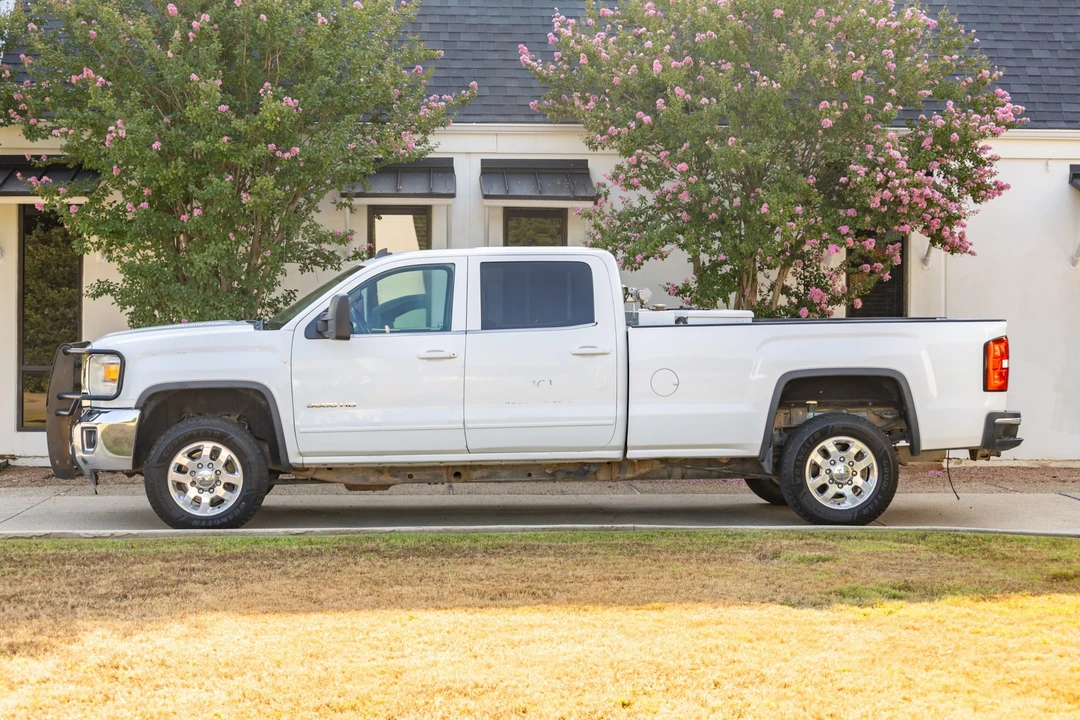 2015 GMC Sierra Heavy Duty 4th Gen - Image 4 of 31