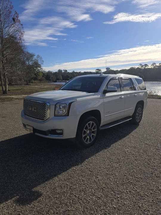 2015 GMC Yukon 4th Gen - Image 2 of 13
