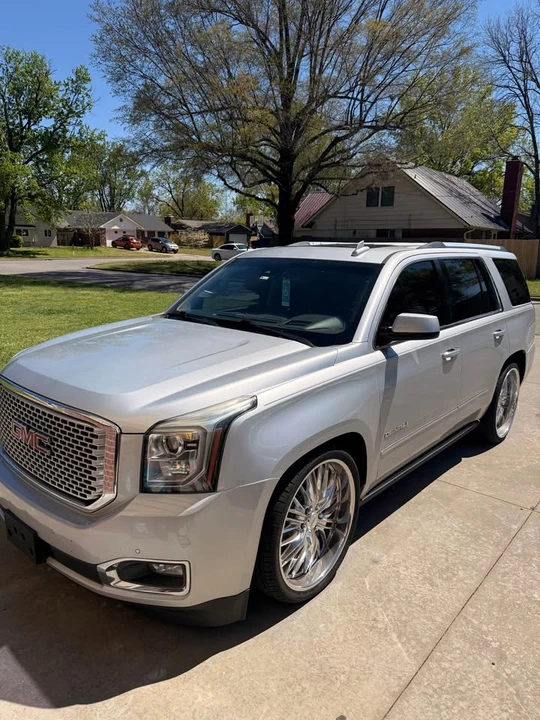 2015 GMC Yukon 4th Gen - Image 9 of 12