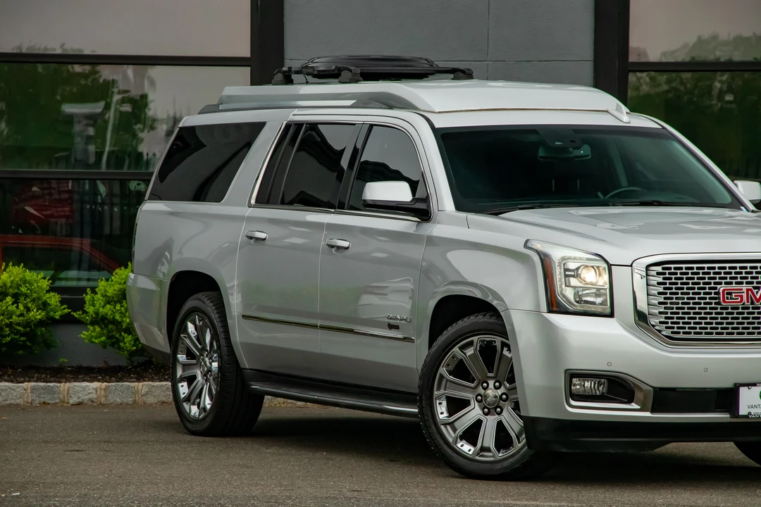 2015 GMC Yukon 4th Gen - Image 24 of 31