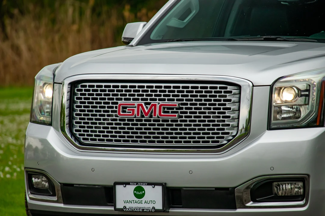 2015 GMC Yukon 4th Gen - Image 28 of 31