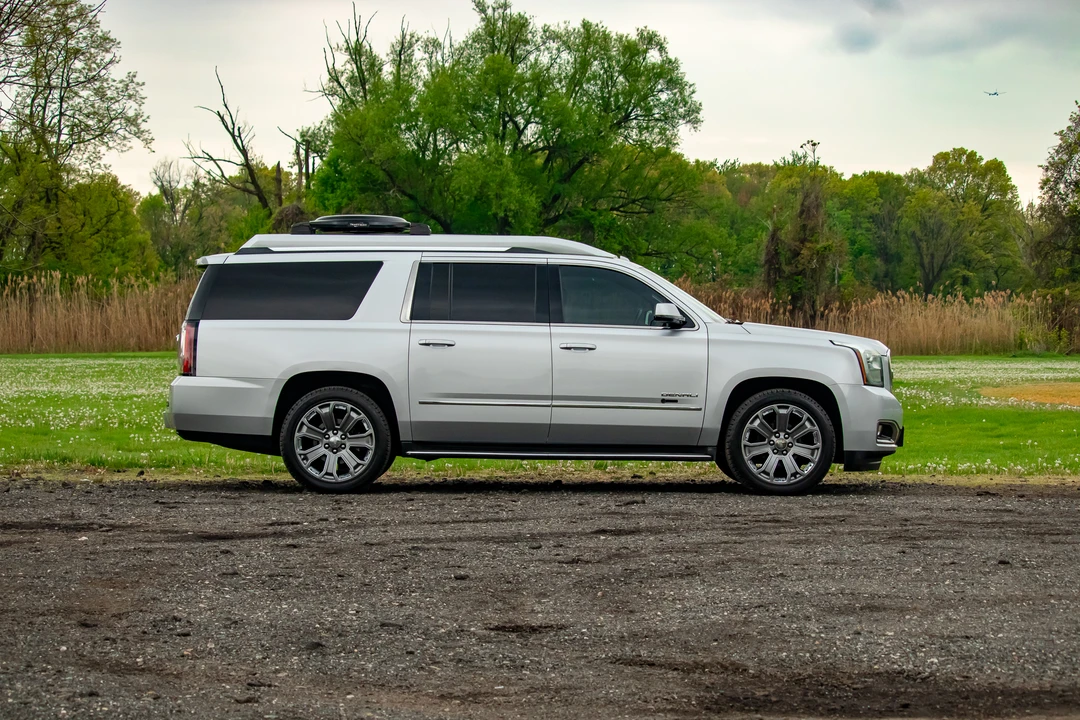 2015 GMC Yukon 4th Gen - Image 9 of 31