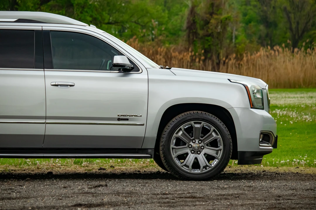 2015 GMC Yukon 4th Gen - Image 18 of 31